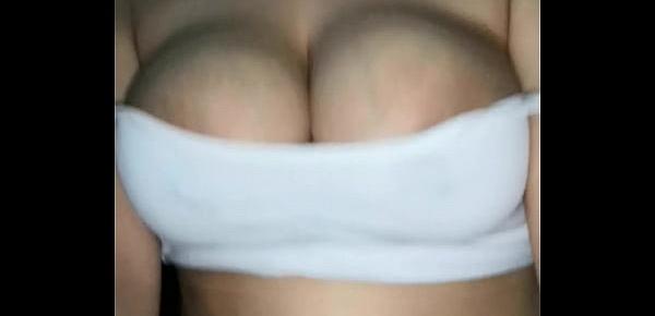  Enormes tetas brincando de mi esposa